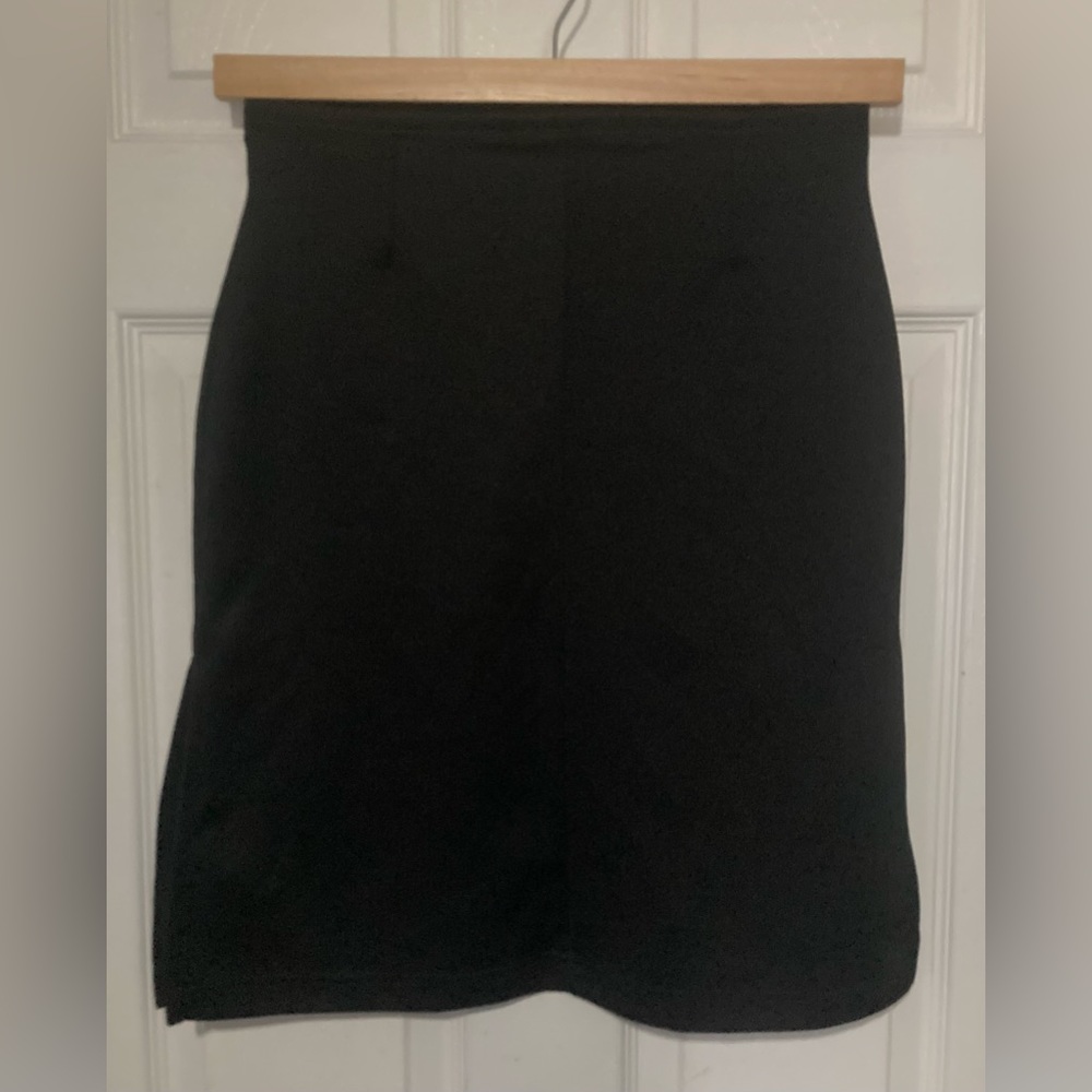 EUC 📦 Derek Heart jet black embroidered A line skirt - Picture 2 of 4